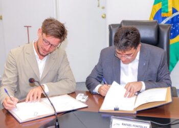 Piauí e França assinam empréstimo para revitalização da orla de Atalaia e proteção de parques ambientais