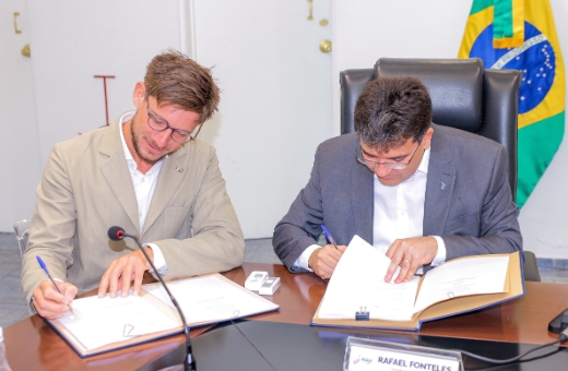 Piauí e França assinam empréstimo para revitalização da orla de Atalaia e proteção de parques ambientais